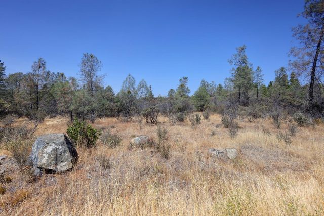 14526 McCourtney Rd, Grass Valley, CA 95949