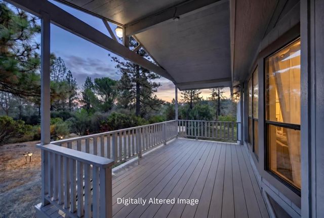 14526 McCourtney Rd, Grass Valley, CA 95949