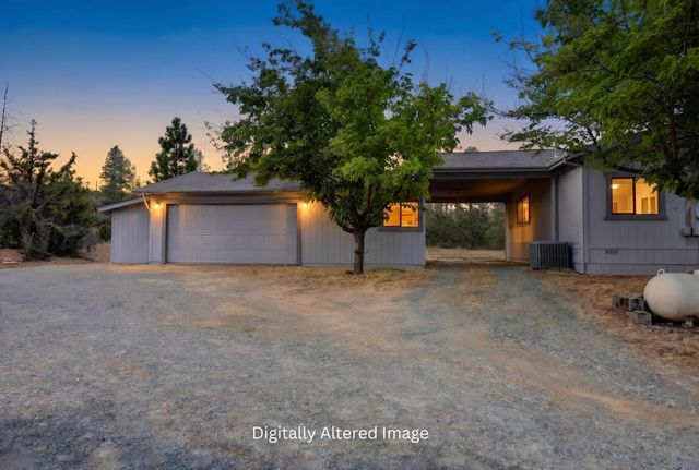 14526 McCourtney Rd, Grass Valley, CA 95949