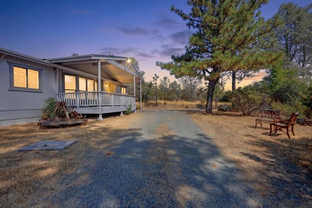 14526 McCourtney Rd, Grass Valley, CA 95949