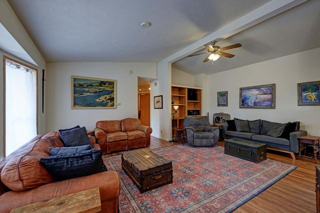14526 McCourtney Rd, Grass Valley, CA 95949
