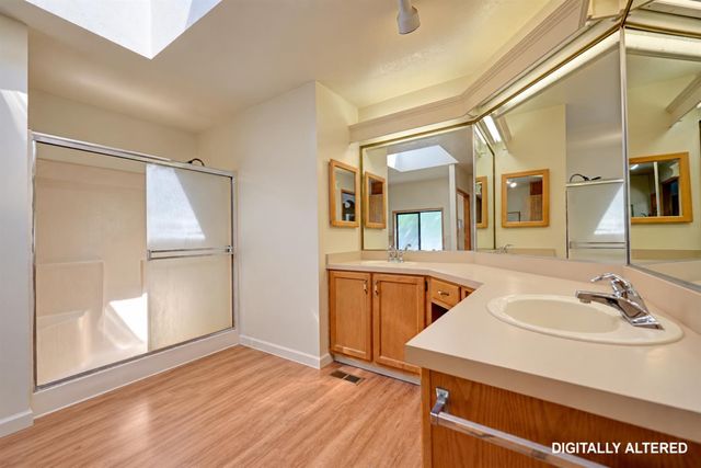 14526 McCourtney Rd, Grass Valley, CA 95949
