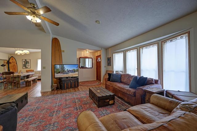 14526 McCourtney Rd, Grass Valley, CA 95949