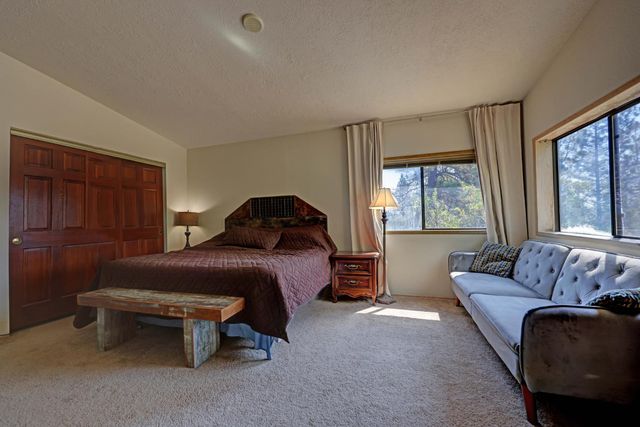 14526 McCourtney Rd, Grass Valley, CA 95949