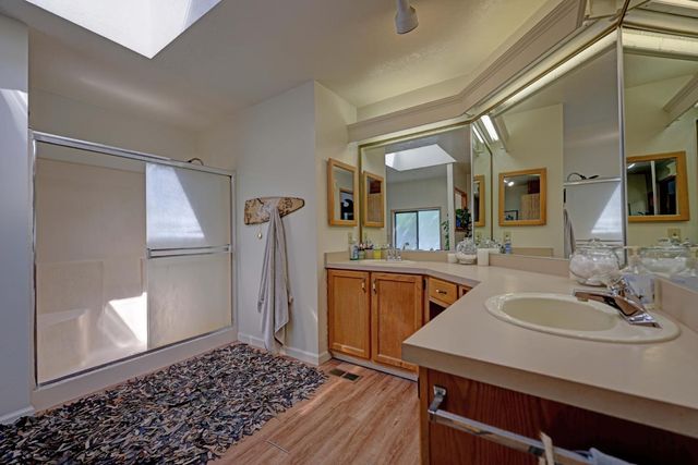 14526 McCourtney Rd, Grass Valley, CA 95949