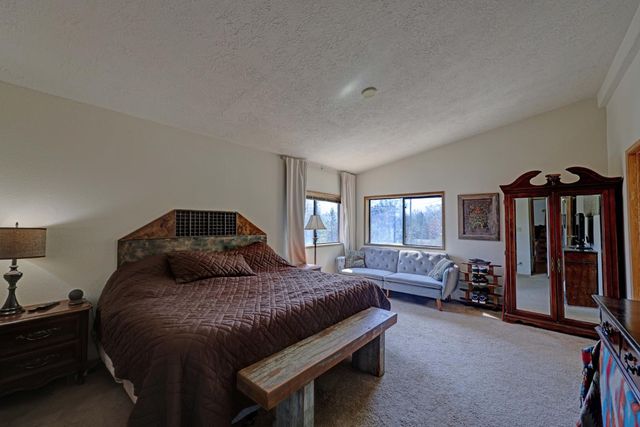 14526 McCourtney Rd, Grass Valley, CA 95949