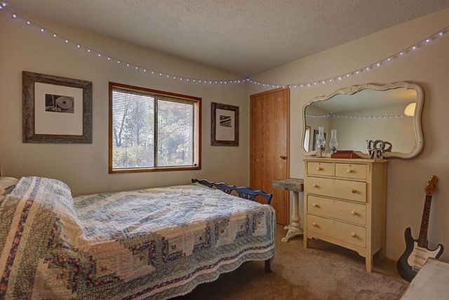 14526 McCourtney Rd, Grass Valley, CA 95949