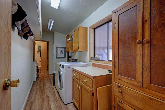 14526 McCourtney Rd, Grass Valley, CA 95949