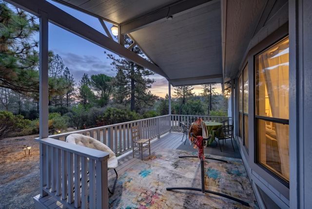 14526 McCourtney Rd, Grass Valley, CA 95949