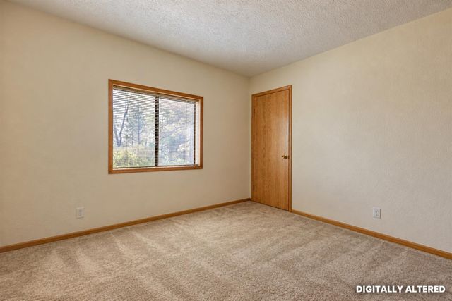 14526 McCourtney Rd, Grass Valley, CA 95949