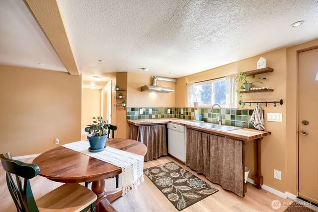 909 SW Langston Road, Renton, WA 98057