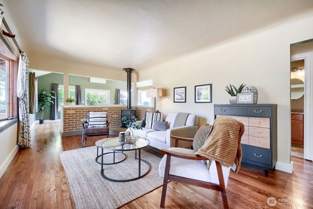909 SW Langston Road, Renton, WA 98057