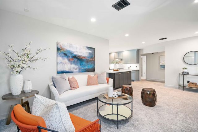 10111 Brinwood Drive, Houston, TX 77043