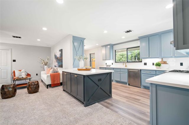 10111 Brinwood Drive, Houston, TX 77043