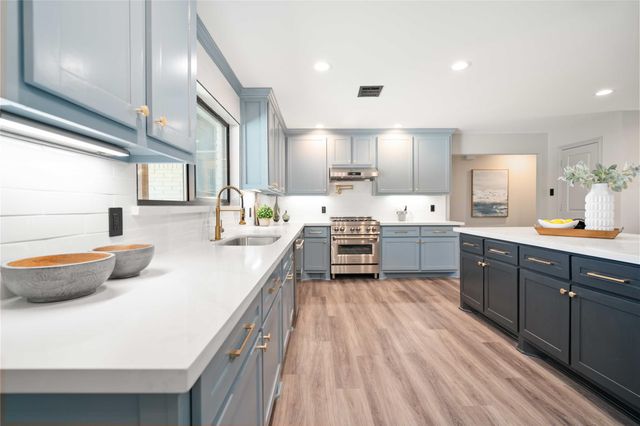 10111 Brinwood Drive, Houston, TX 77043