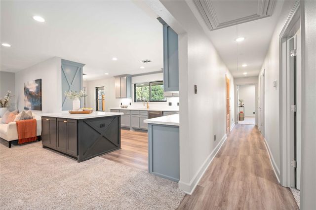 10111 Brinwood Drive, Houston, TX 77043