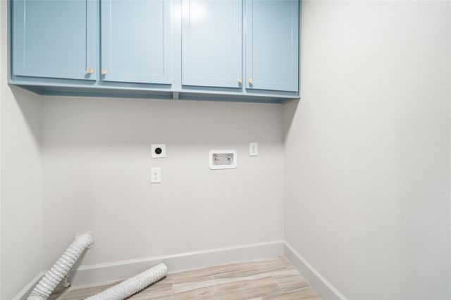 10111 Brinwood Drive, Houston, TX 77043