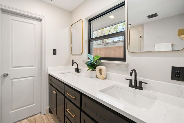 10111 Brinwood Drive, Houston, TX 77043