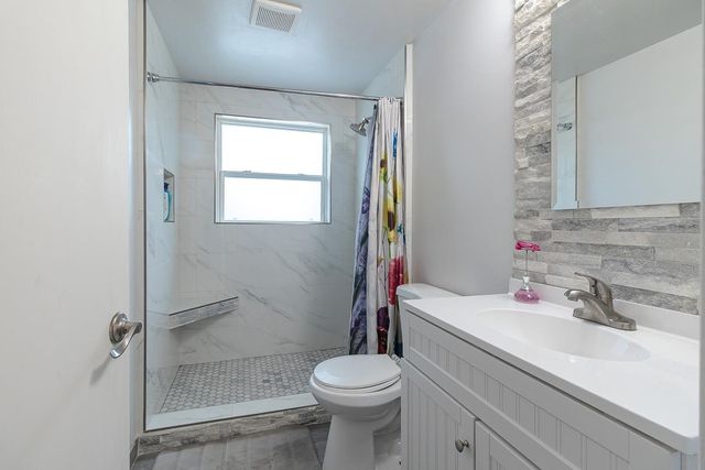 245 School Ave, Oakdale, CA 95361