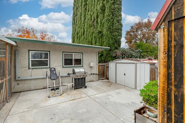 245 School Ave, Oakdale, CA 95361