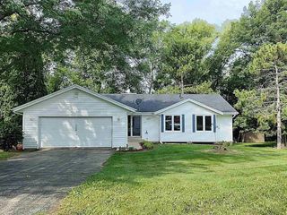 108 James Circle, Poplar Grove, IL 61065