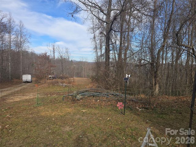 1480 Davis Mountain Road, Hendersonville, NC 28739