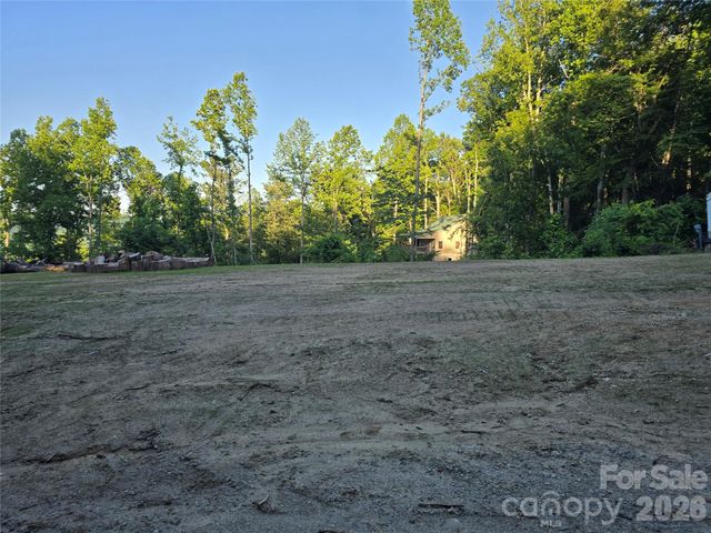 1480 Davis Mountain Road, Hendersonville, NC 28739