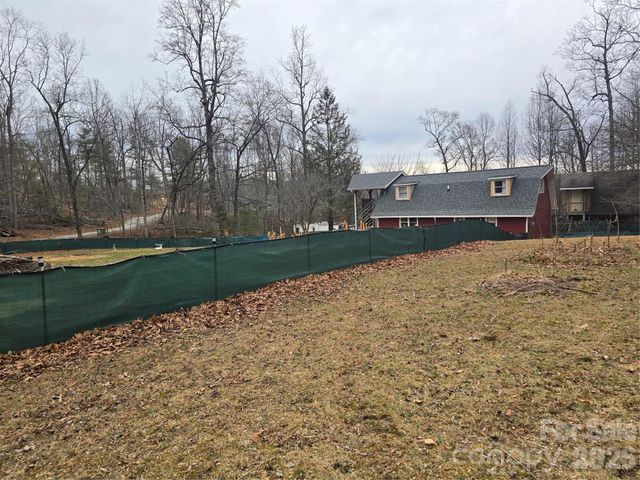1480 Davis Mountain Road, Hendersonville, NC 28739