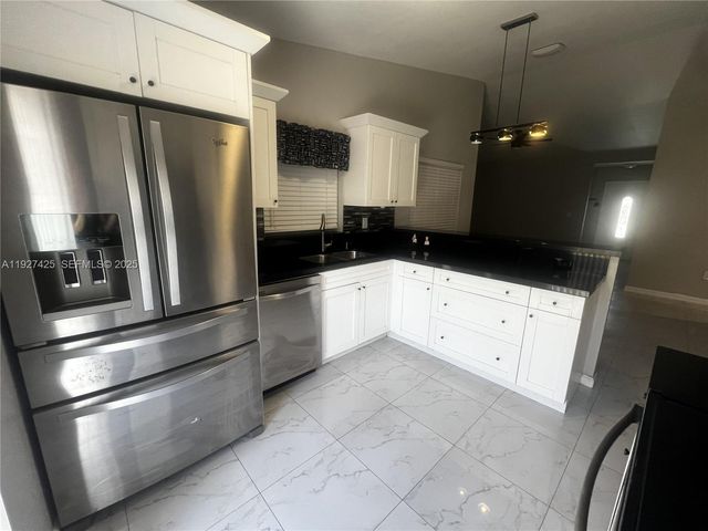 14731 N Beckley Sq, Davie, FL 33325