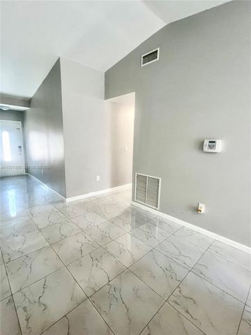 14731 N Beckley Sq, Davie, FL 33325