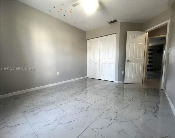 14731 N Beckley Sq, Davie, FL 33325