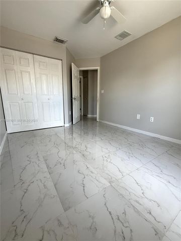 14731 N Beckley Sq, Davie, FL 33325