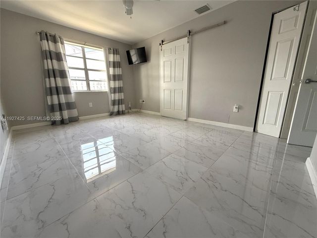 14731 N Beckley Sq, Davie, FL 33325