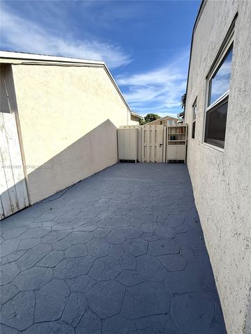 14731 N Beckley Sq, Davie, FL 33325