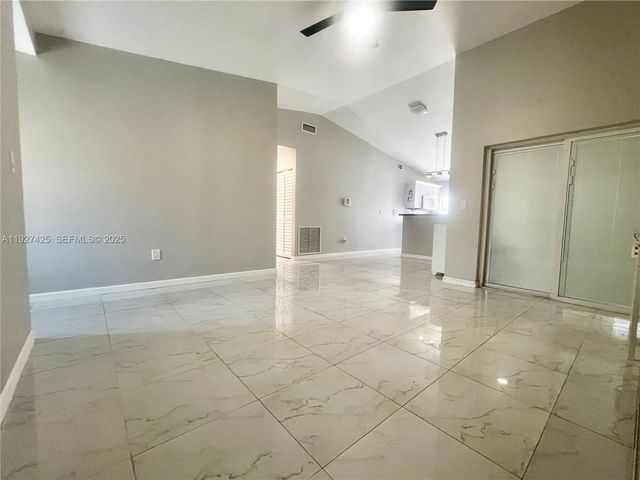 14731 N Beckley Sq, Davie, FL 33325