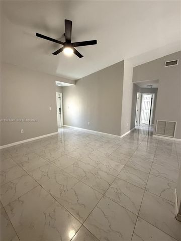 14731 N Beckley Sq, Davie, FL 33325