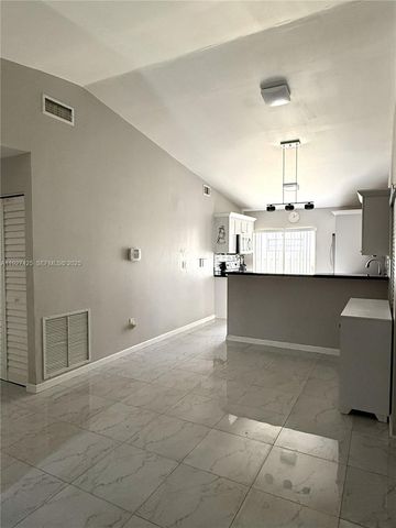 14731 N Beckley Sq, Davie, FL 33325