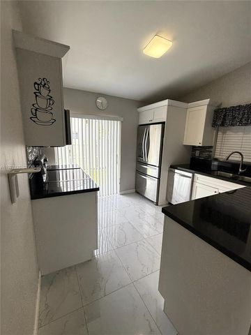 14731 N Beckley Sq, Davie, FL 33325