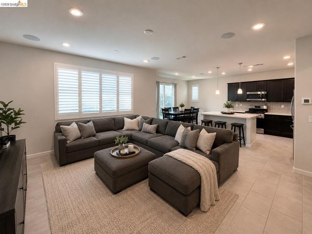 167 Davisco Dr, Oakley, CA 94561