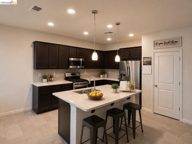 167 Davisco Dr, Oakley, CA 94561