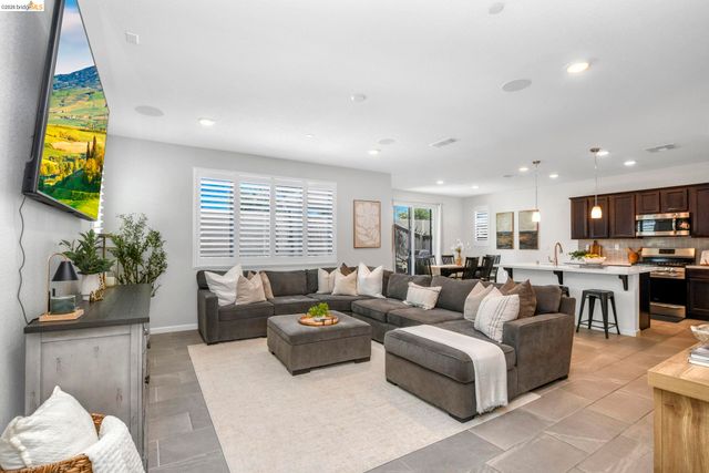 167 Davisco Dr, Oakley, CA 94561