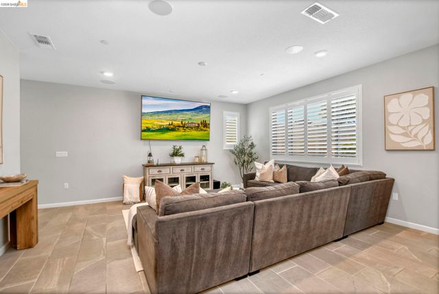 167 Davisco Dr, Oakley, CA 94561