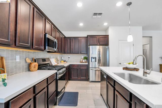 167 Davisco Dr, Oakley, CA 94561