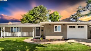 2647 Hawthorne Ave, Hayward, CA 94545