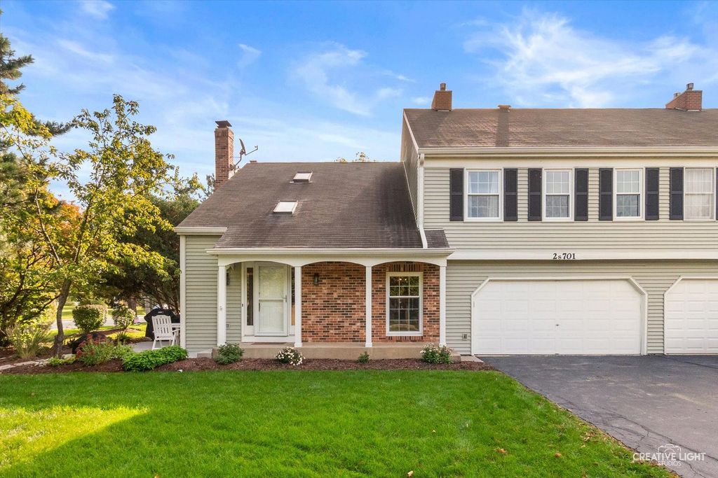 2S701 Timber Drive 701, Warrenville, IL 60555