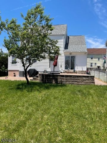 706 Cedar Ave, Elizabeth City, NJ 07202
