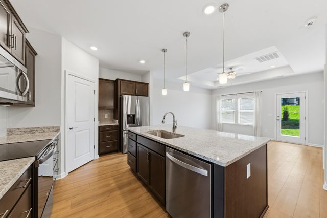 5124 Pace Park Cir, Columbia, TN 38401