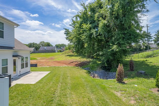 5124 Pace Park Cir, Columbia, TN 38401