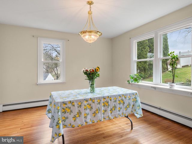 913 BAYLOWELL DR, West Chester, PA 19380