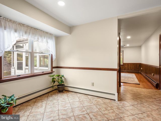 913 BAYLOWELL DR, West Chester, PA 19380